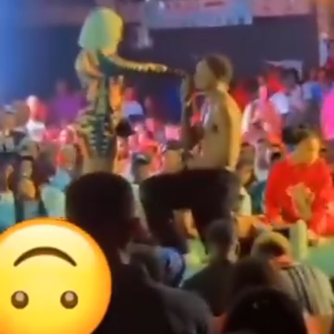 Oga musician, why will you dance with someone’s girlfriend like that without his permission?