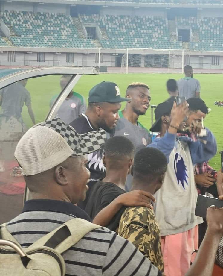 The Super Eagles have touched down in Uyo, gearing up for the upcoming AFCON qualifiers ad Osimhen becomes centre of Attraction.