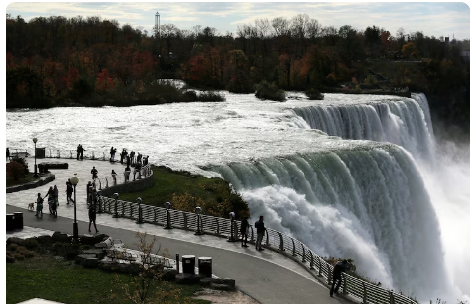 Woman, 2 children die after going over Niagara Falls safety rail: Police