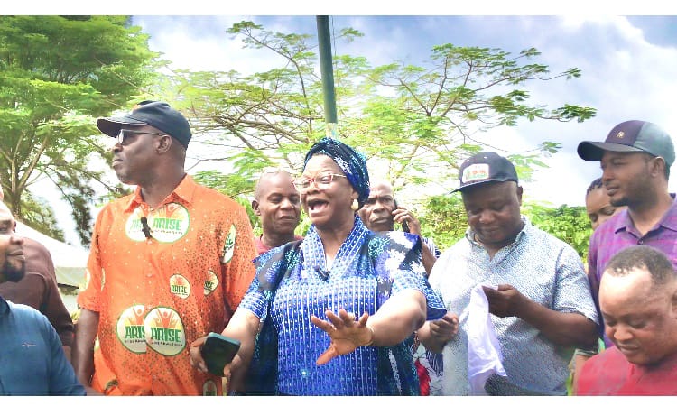 ESIT EKET BENEFICIARIES RECEIVE FOOD SUPPLIES FROM GOV ENO