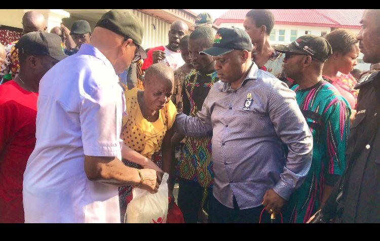 ABAK LGA BENEFITS FROM GOV. ENO’S FREE FOOD DISTRIBUTION INITIATIVE