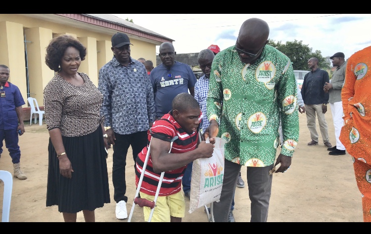 ARISE FREE FOOD TRUCK DISTRIBUTES PALLIATIVES TO BENEFICIARIES IN ORON