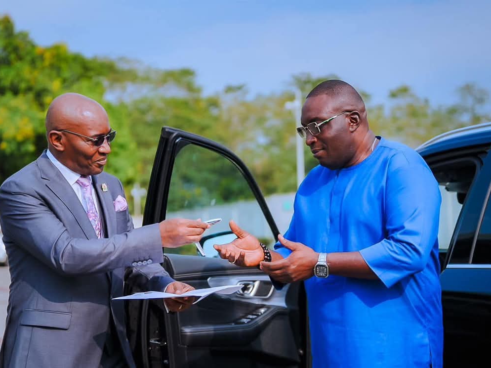 GOV. ENO PRESENTS BRAND NEW SUV TO NUJ CHAIRMAN